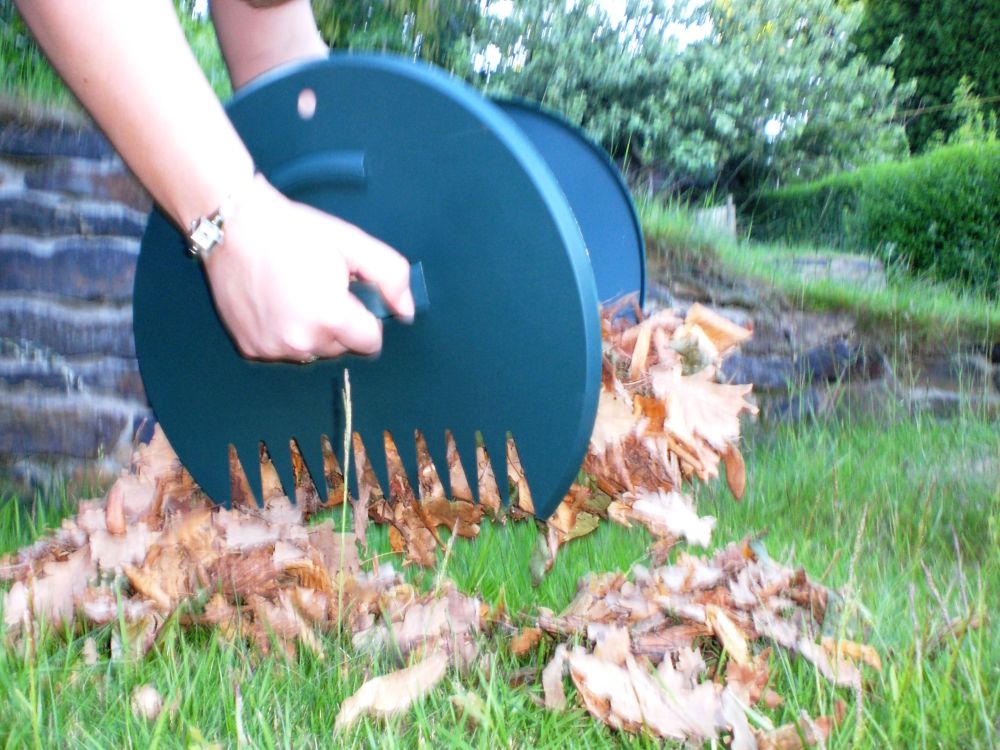 Garden Leaf Collector Garden Tidying Tools WM James